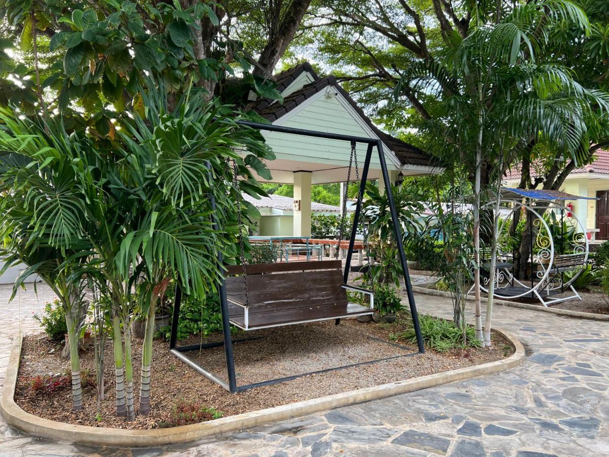 Suanpai Resort Сатахип Екстериор снимка