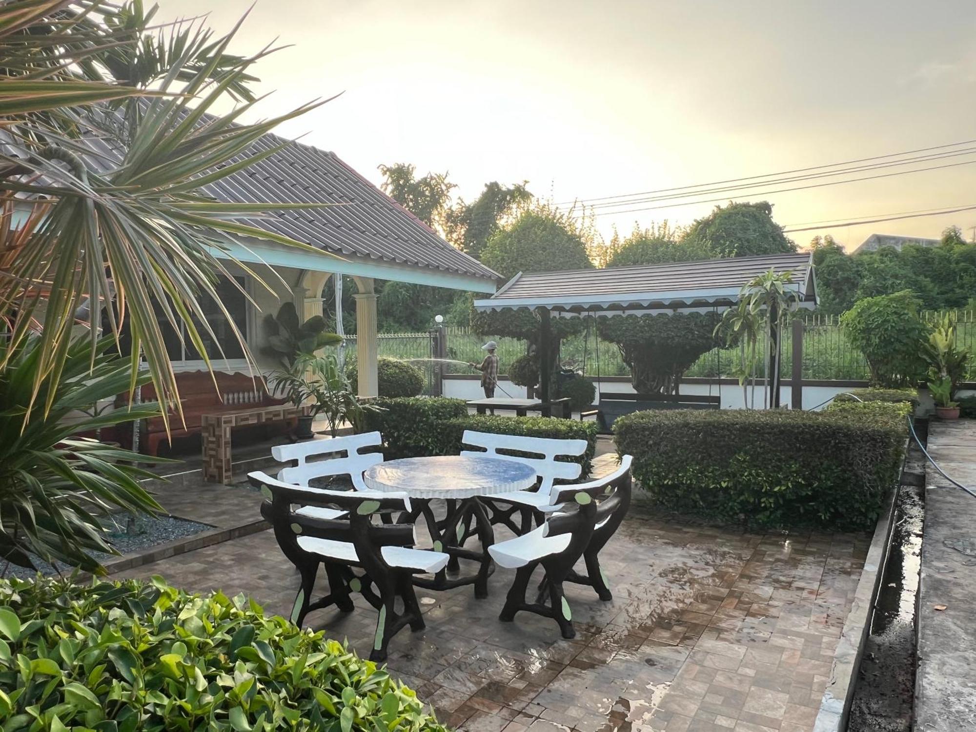 Suanpai Resort Сатахип Екстериор снимка