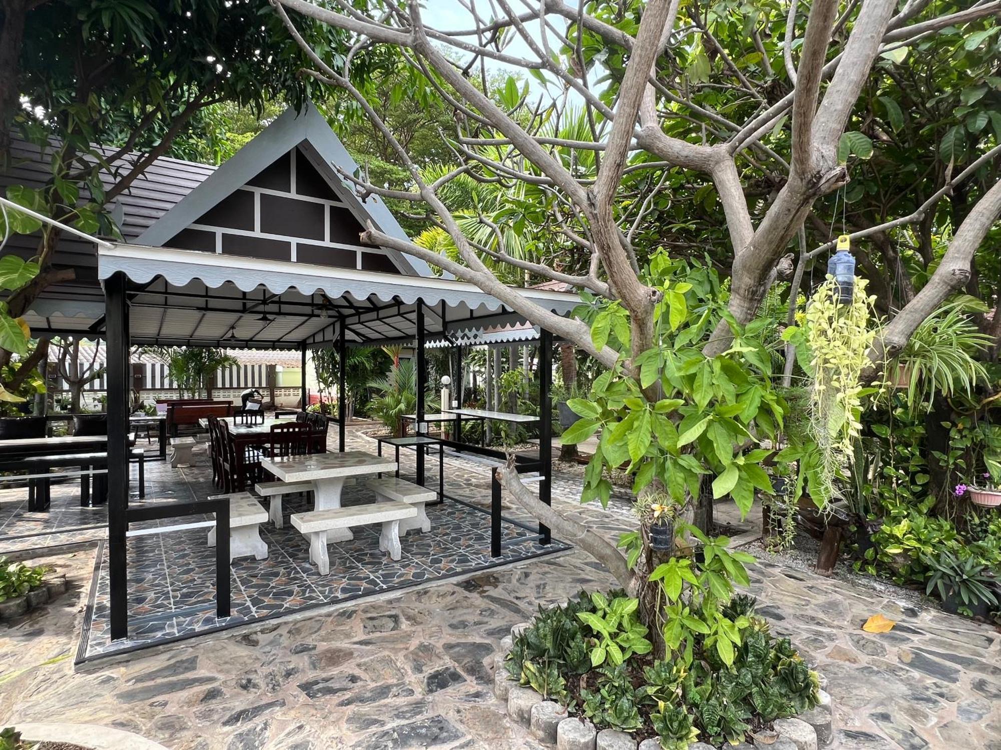 Suanpai Resort Сатахип Екстериор снимка