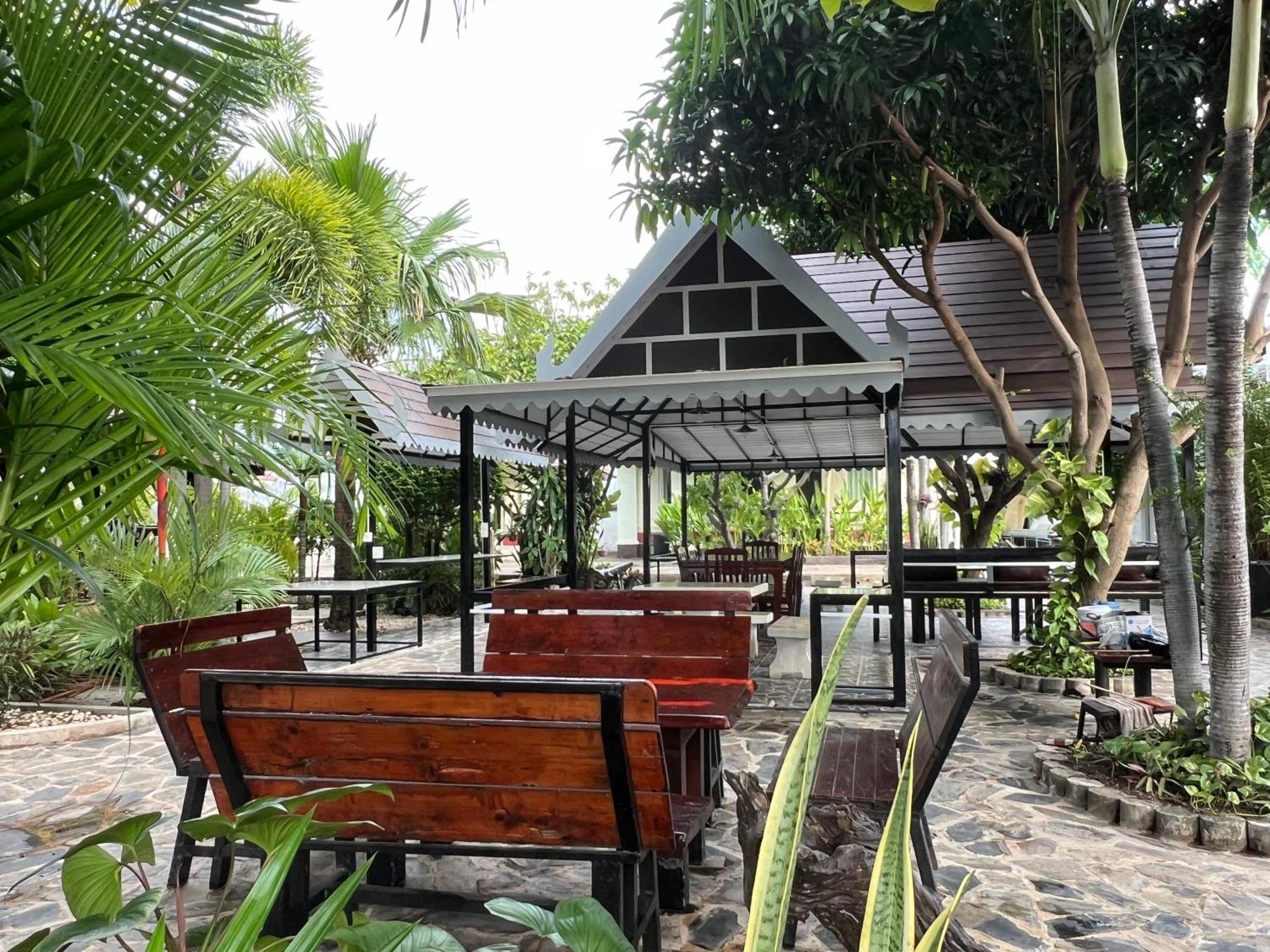Suanpai Resort Сатахип Екстериор снимка