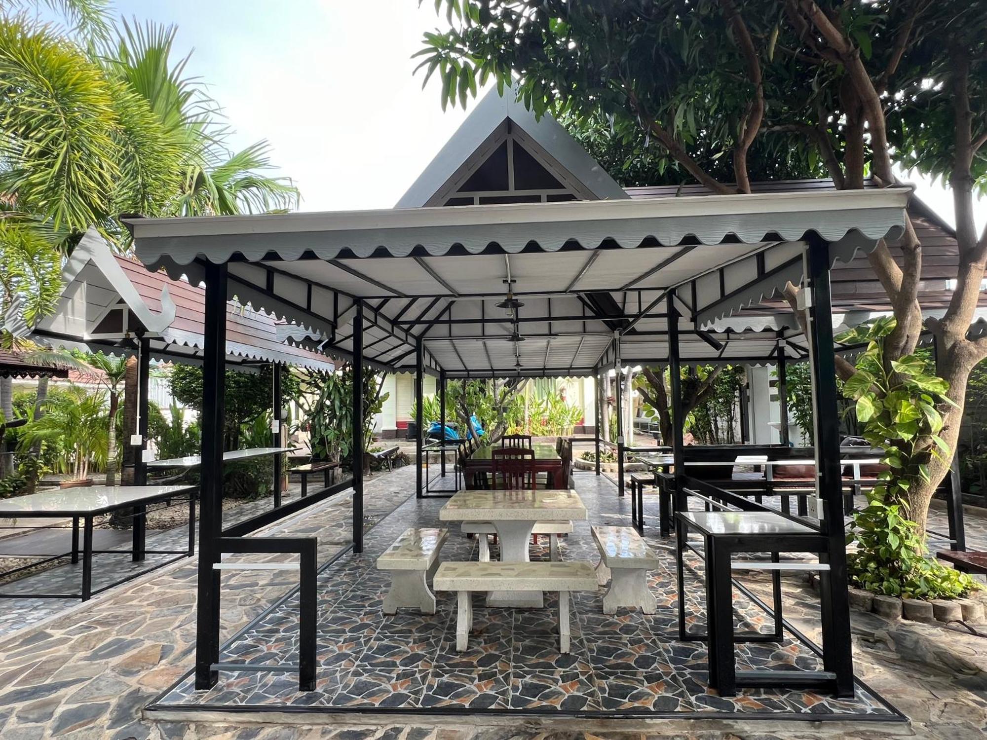 Suanpai Resort Сатахип Екстериор снимка